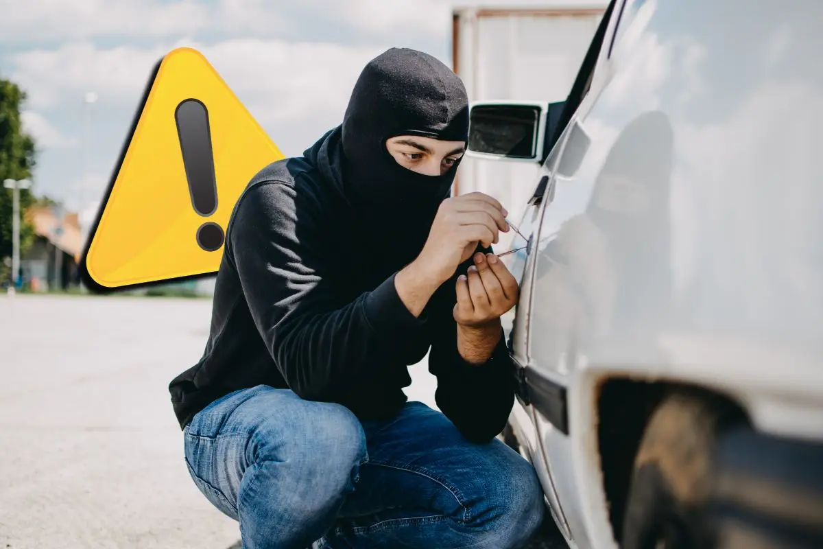 Estos son los estacionamientos más inseguros en plazas de Saltillo / Foto: Composición de Canva