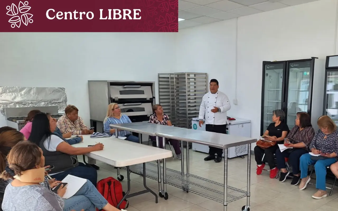 Mujeres en un taller del Centro LIBRE de Tecámac. Foto: FB/ Centro LIBRE Tecámac (Canva)