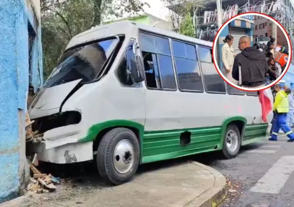 Microbús en sentido contrario choca en la Cuauhtémoc y deja siete personas heridas