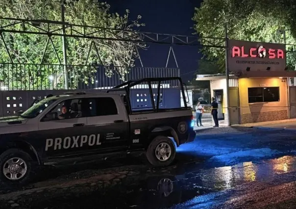 Persecución y balacera termina en empresa donde víctima encuentra refugio en Escobedo