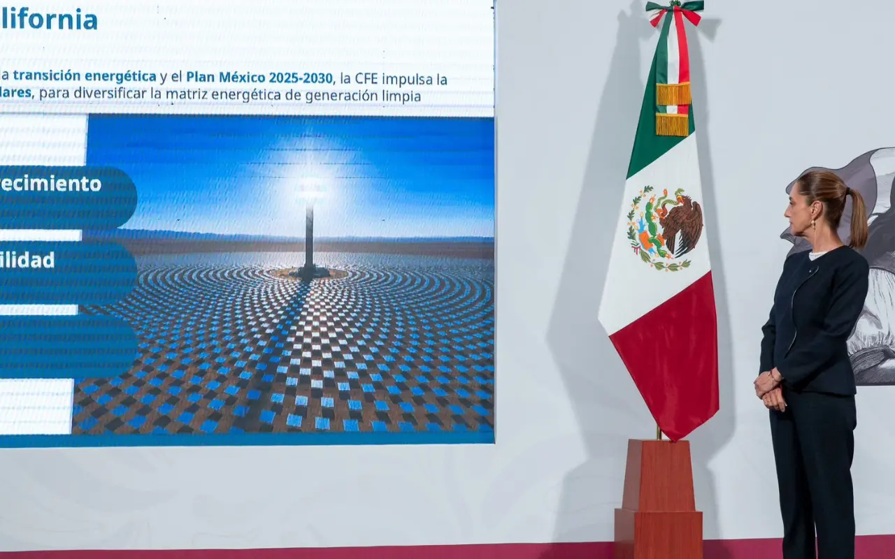 ClaudIa Sheinbaum durante presentación. Foto: X (@CFEmx)