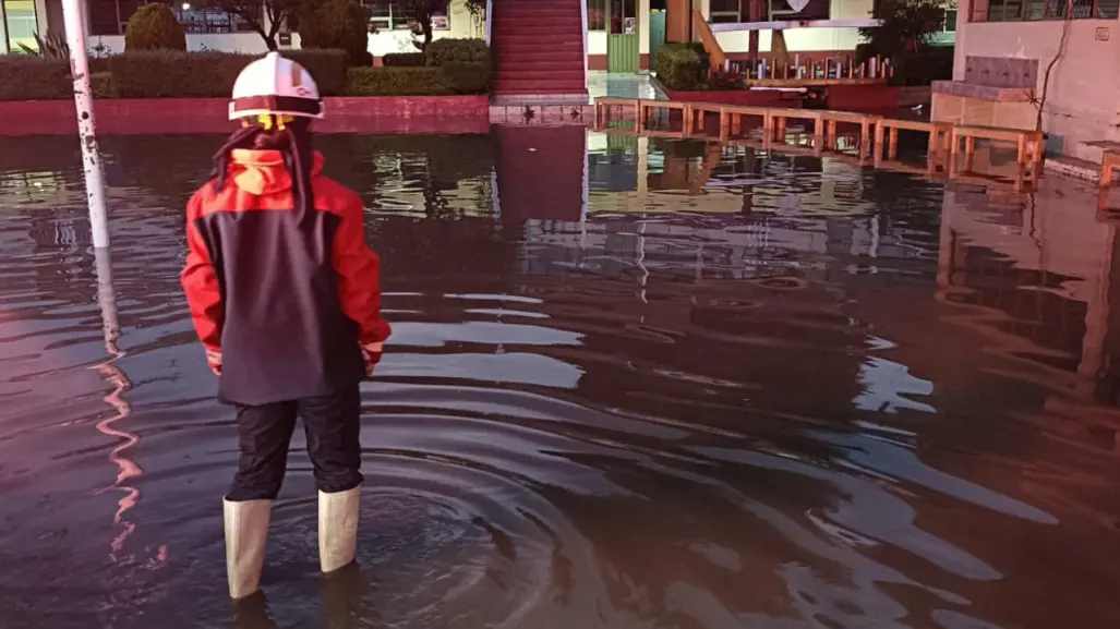 FOTOS | Lluvias intensas en Edomex desbordan río en Ocoyoacac; reportan casas y calles afectadas