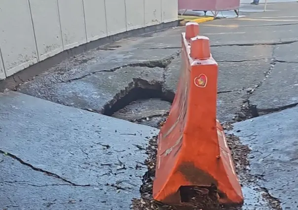 FOTOS | Hundimiento en acceso del Metro Aquiles Serdán pone en alerta a usuarios de la Línea 7