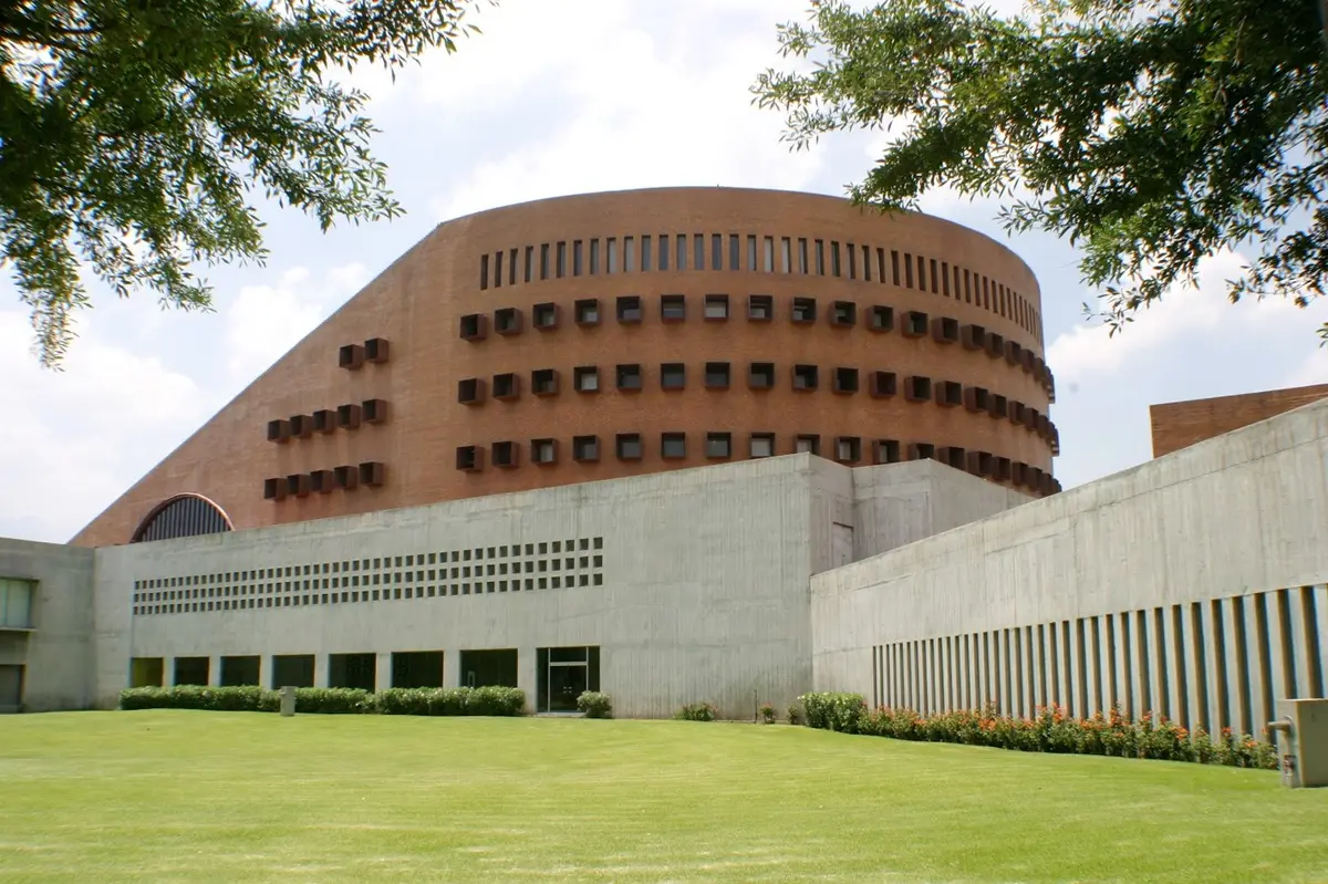 En la imagen la Biblioteca Raúl Rangel Frías de la Universidad Autónoma de Nuevo León. Foto: UANL