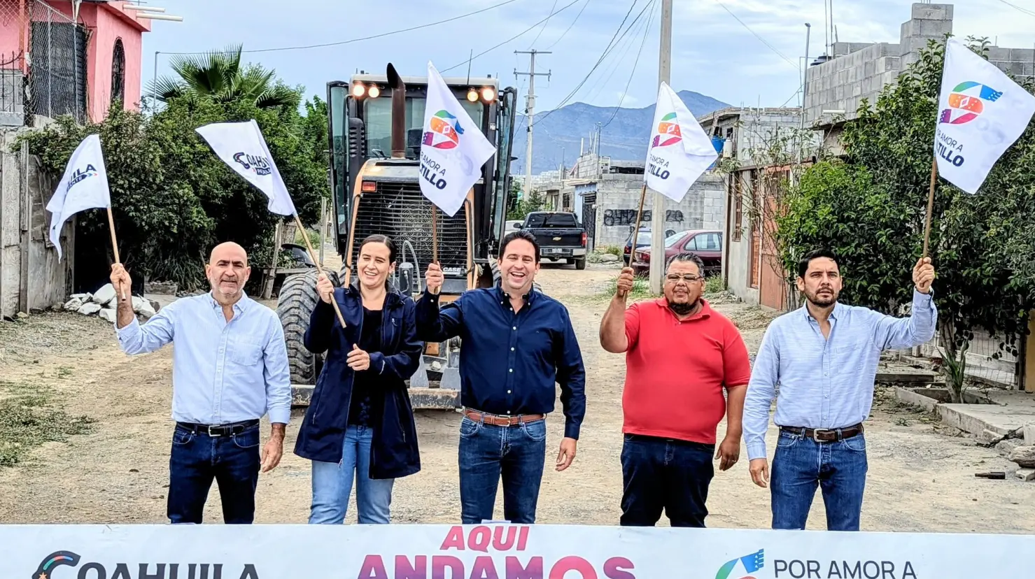 El alcalde Javier Díaz en el arranque de la obra. (Fotografía: Gobierno de Saltillo)