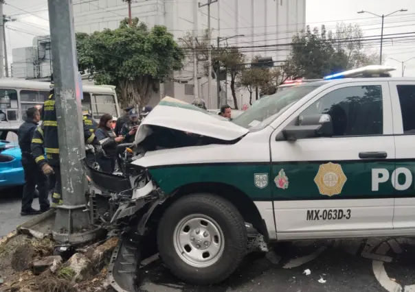 VIDEO | Patrulla de la SSC choca en Iztapalapa por conducir a exceso de velocidad
