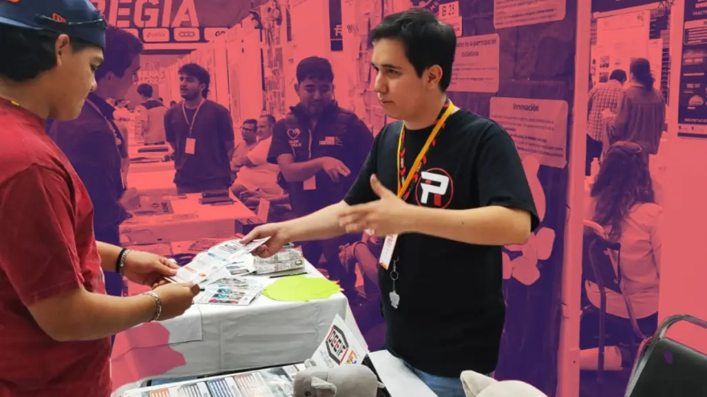 Comité de Expresión Informática de FACPYA destaca en Feria de Buenas Prácticas 2025