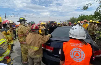 Protección Civil y bomberos de Cadereyta se capacitan en rescate de vehículos híbridos y eléctricos