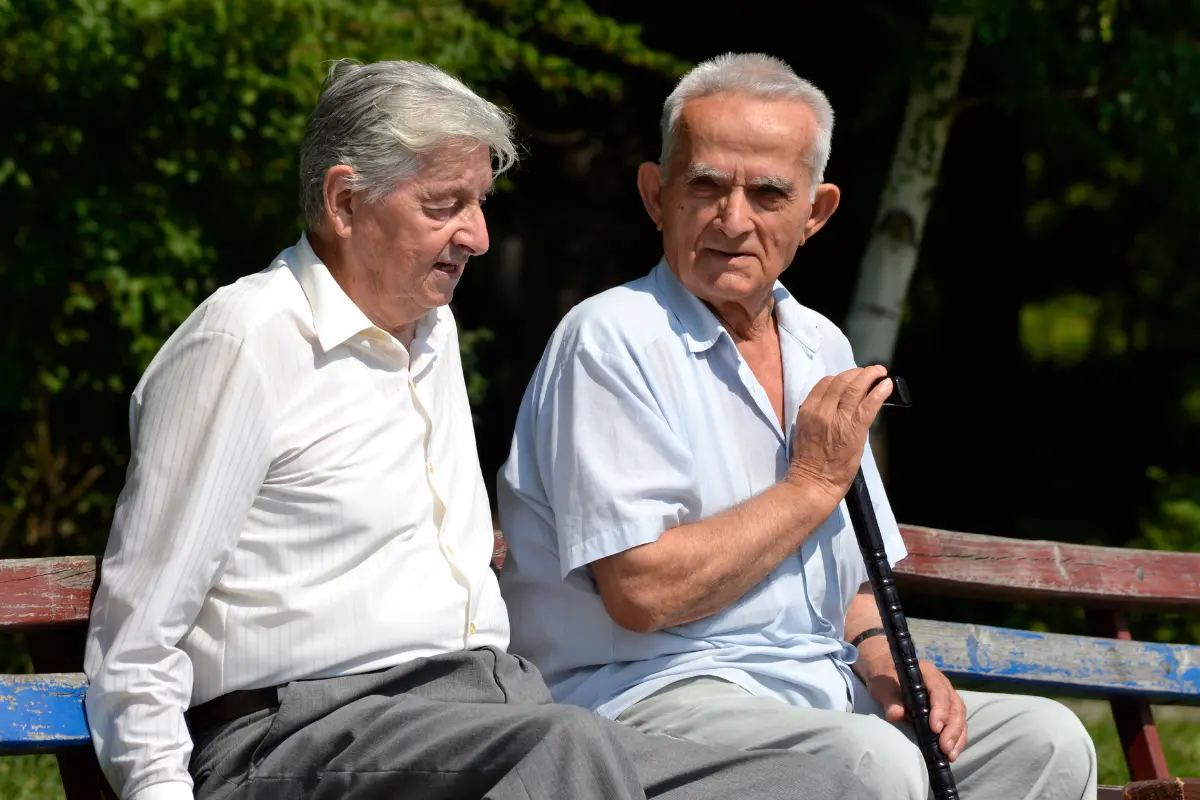 Señores de la tercera edad. Foto: Canva