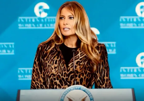 Melania Trump exhorta a estudiantes a participar en proyecto de IA