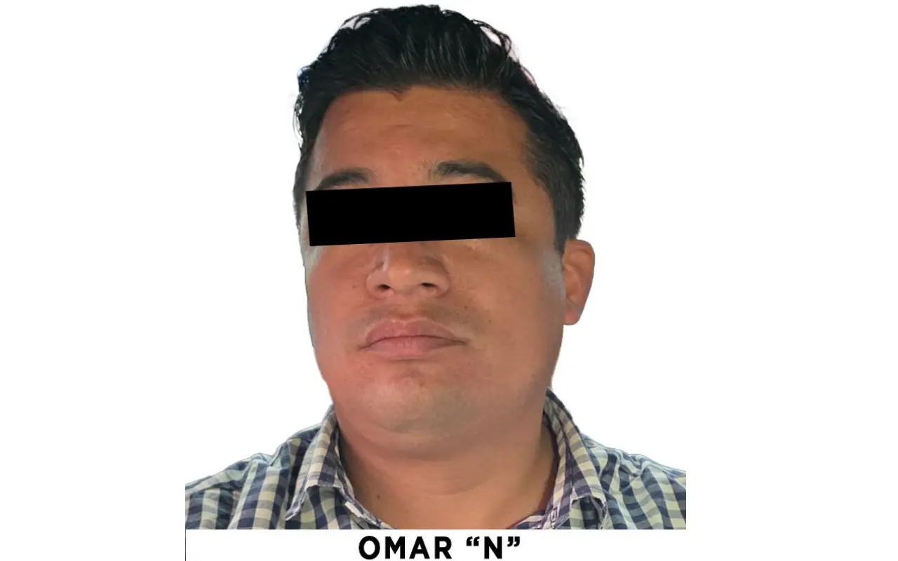 Omar “N”, detenido por la Fiscalía del Edomex. Foto: X/ @FiscaliaEdomex (Canva)