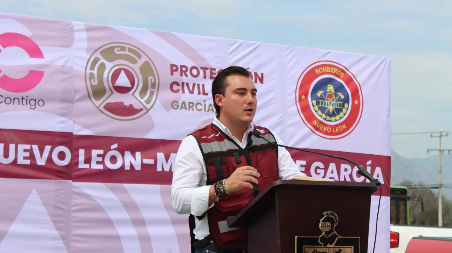 El evento contó con la participación de diversas autoridades y sirvió como plataforma para honrar el trabajo de los bomberos. Foto: Gobierno de García.