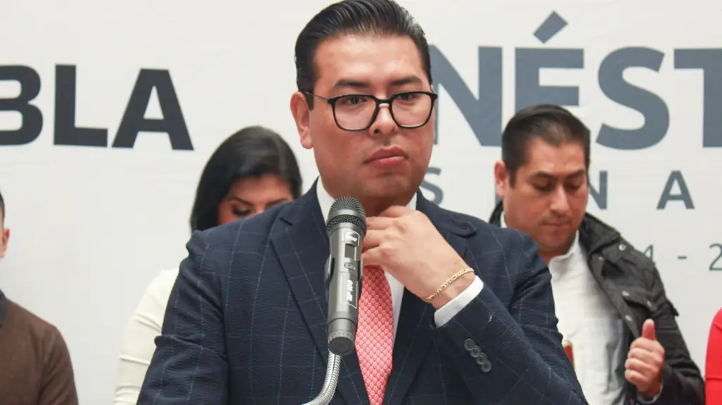 Movimiento Ciudadano ficha a nuevo senador, el expriista poblano Nestor Camarillo
