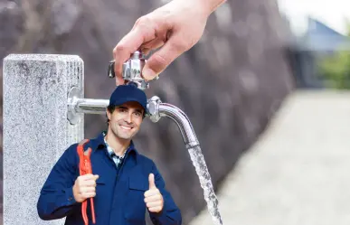 Agua y Drenaje de Monterrey restablece suministro en Guadalupe tras reparación