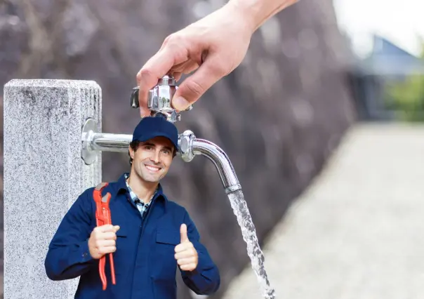 Agua y Drenaje de Monterrey restablece suministro en Guadalupe tras reparación