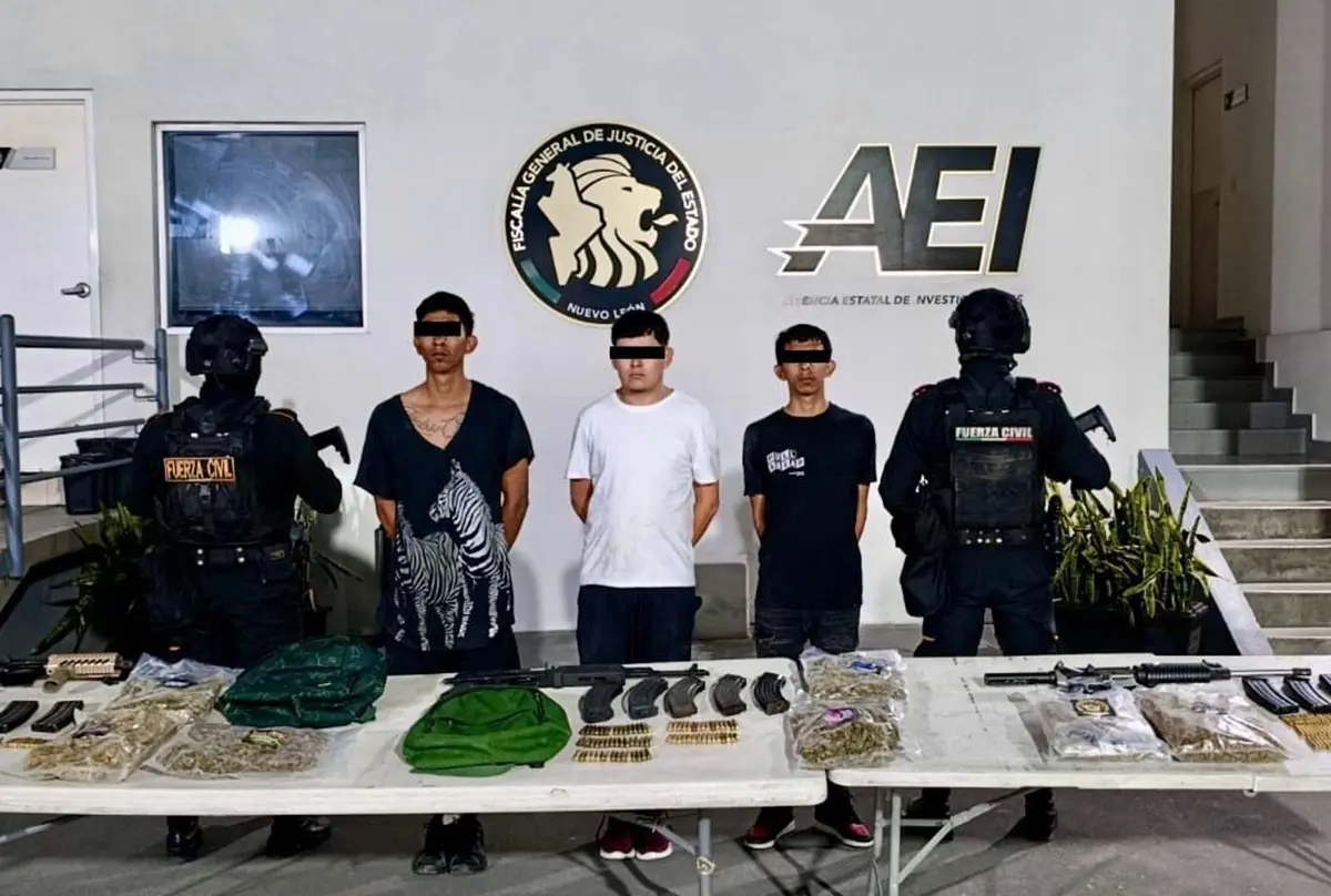 Fuerza Civil capturó a tres hombres armados identificados como Jairo “N”, de 25 años; Ever “N”, de 24; y Eliuth “N”, de 28. Foto: Fuerza Civil