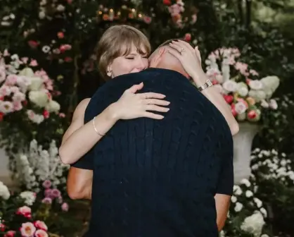 Suegro de Taylor Swift revela cuándo fue que la cantante se comprometió con su hijo