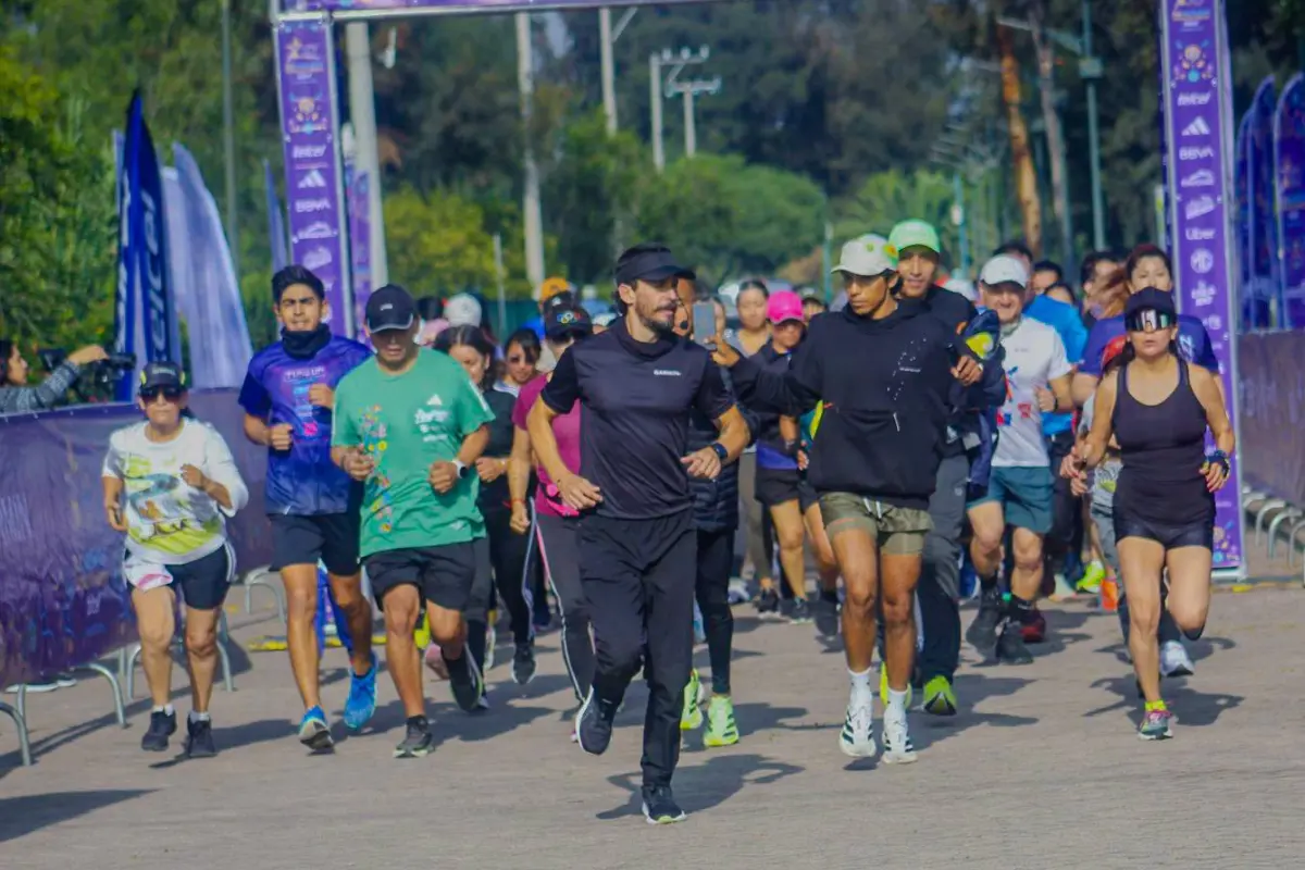 Maratón de CDMX 2024. Foto: @MaratonCDMX | Canva