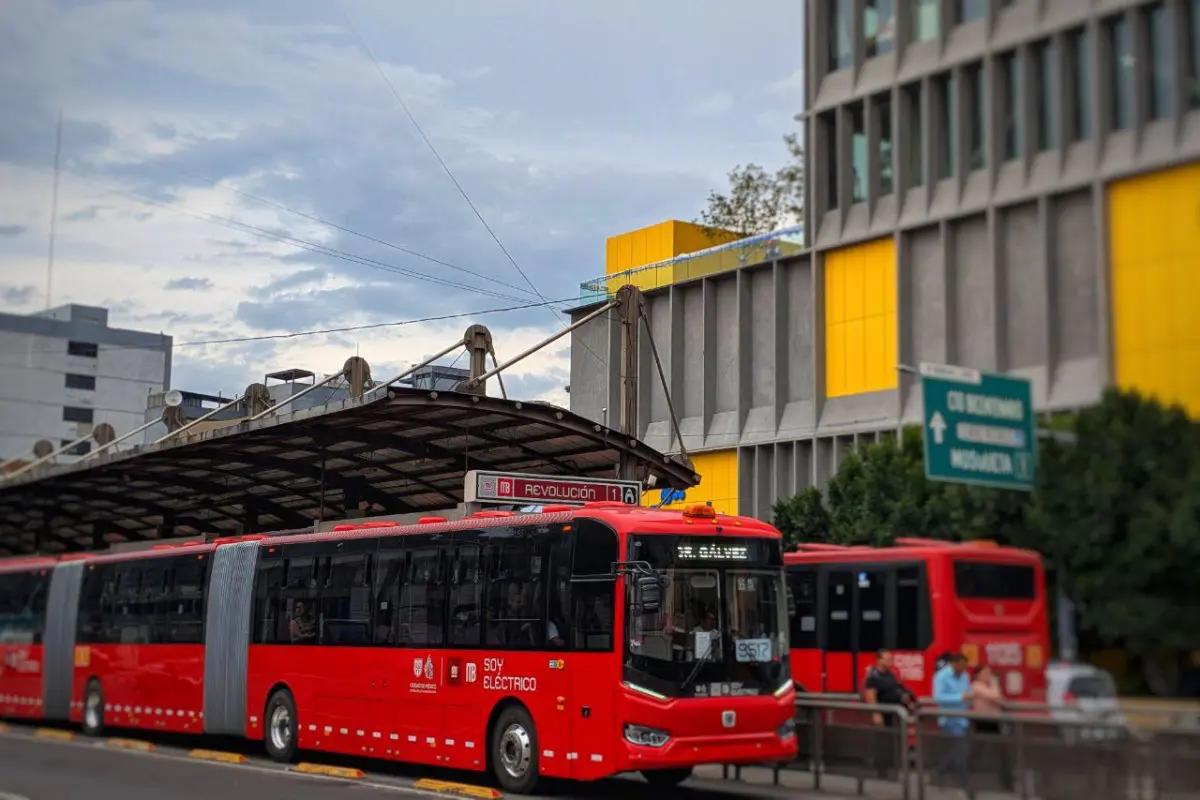 Estación del Metrobúes en la CDMX. Foto: X @MetrobusCDMX