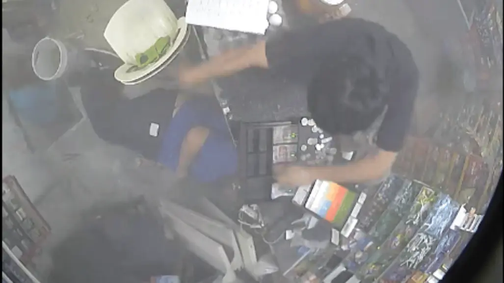 Disparan y roban depósito en Pesquería l VIDEO
