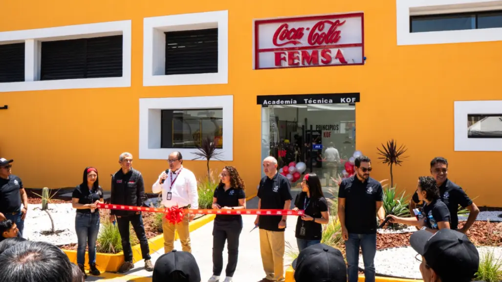 Coca-Cola FEMSA inaugura en Toluca Academia Técnica para fortalecer la formación laboral entre estudiantes y trabajadores