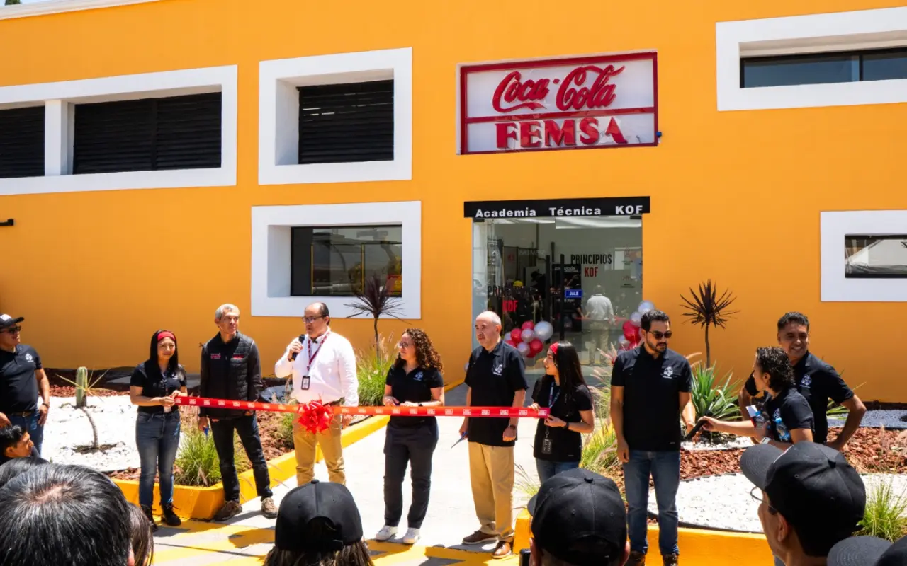 Coca-Cola FEMSA inaugura en Toluca Academia Técnica KOF. Foto: Especial