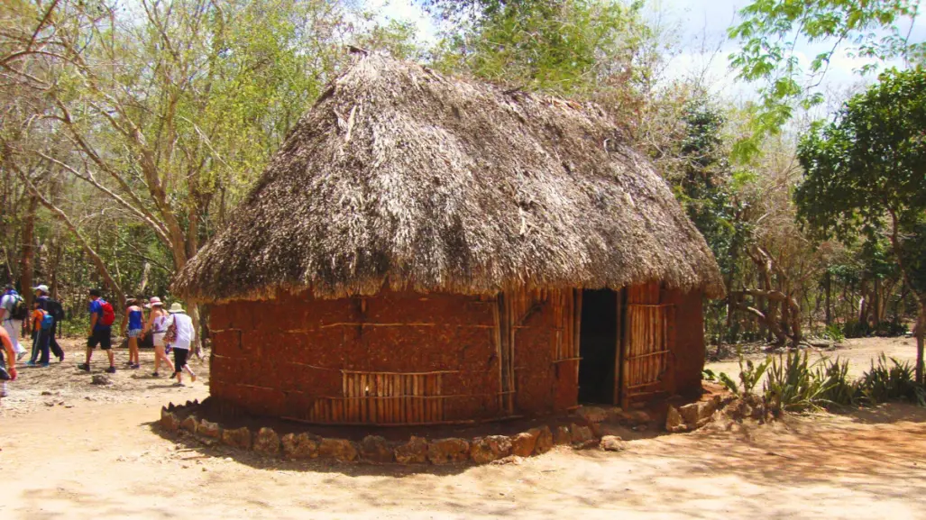 Bajareque, el material ancestral que da forma a las casas mayas en Yucatán