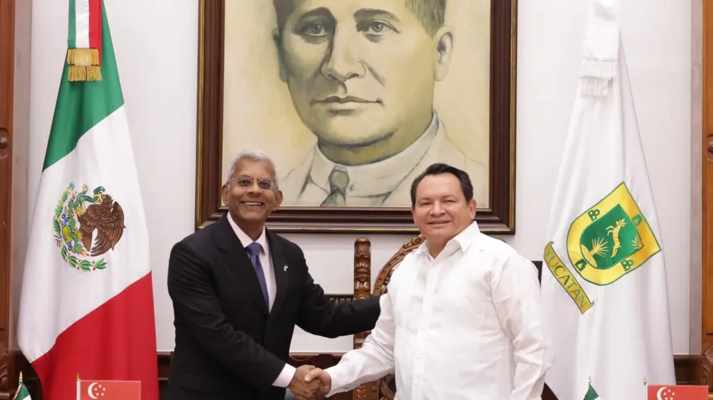 Joaquín Díaz Mena recibe en Palacio de Gobierno al embajador de Singapur en México