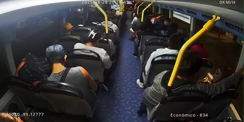 Interior del Metrobús de la CDMX. Foto: X @Metrobus