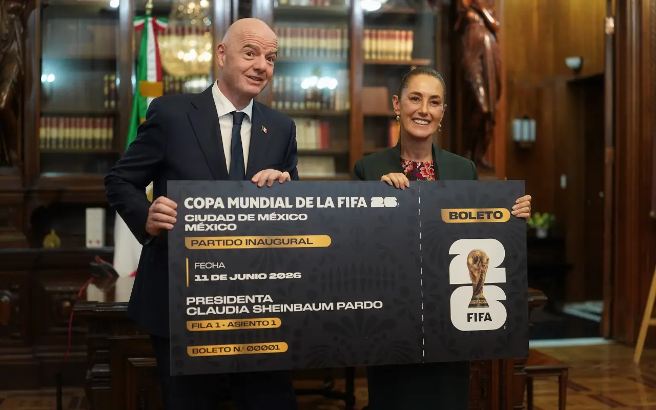 Claudia Sheinbaum y Gianni Infantino. Foto: X (@Claudiashein)