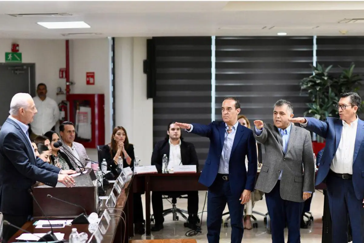 Román Alberto Cepeda aseguró que la instrucción principal para los nuevos titulares es trabajar en favor de la ciudad con responsabilidad y transparencia./Foto: FB Román Alberto Cepeda