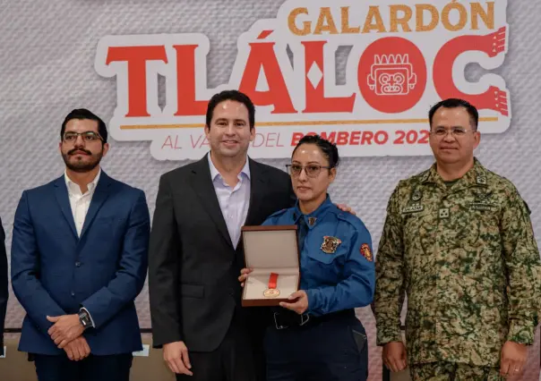 Javier Díaz reconoce labor de bomberos en Saltillo con el galardón Tláloc 2025