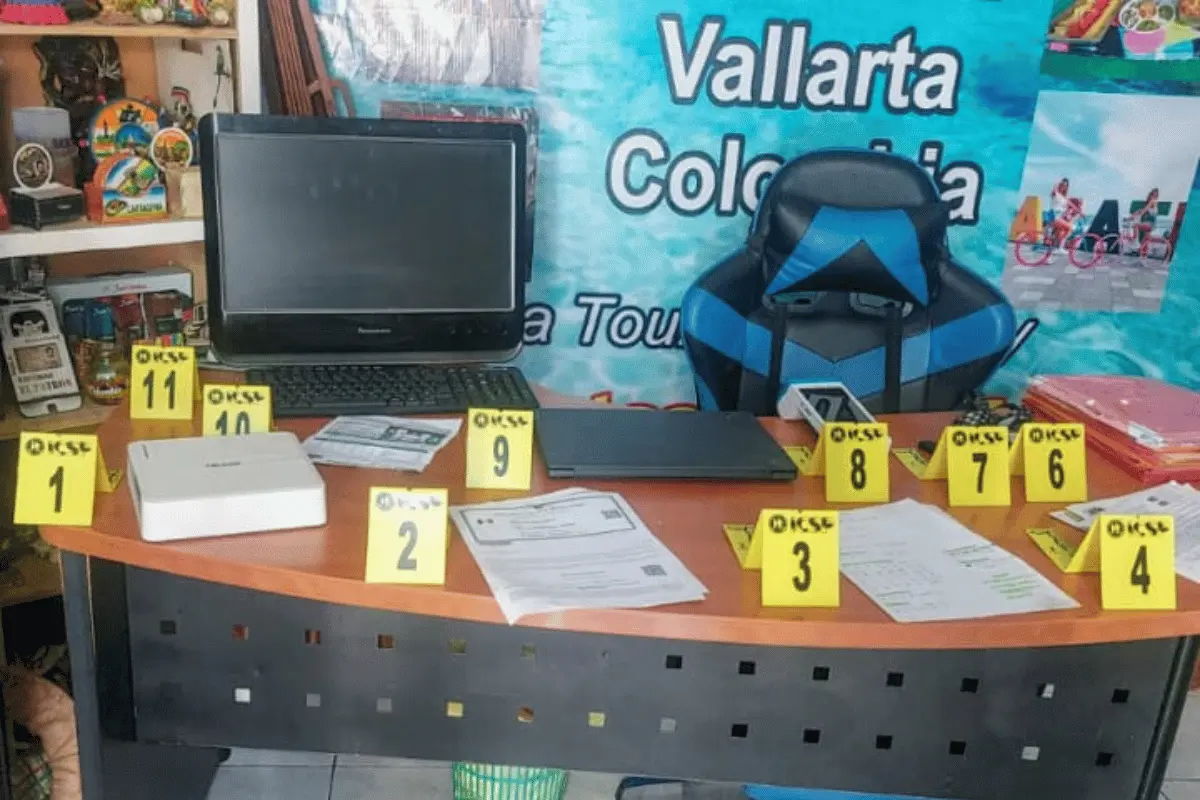 El inmueble, ubicado en la calle Ruperto Martínez, entre Vallarta y Porfirio Díaz, quedó bajo resguardo de la corporación correspondiente. Foto: FGJNL.