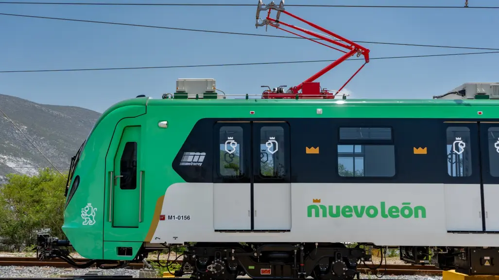 Persona cae desde andén en estación Niños Héroes de Metrorrey