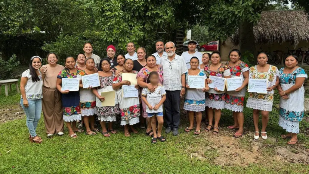 Reconocen a cocineras y cocineros de Yucatán con certificación nacional