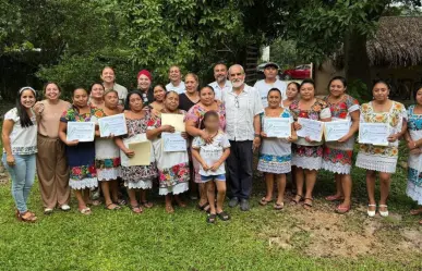 Reconocen a cocineras y cocineros de Yucatán con certificación nacional
