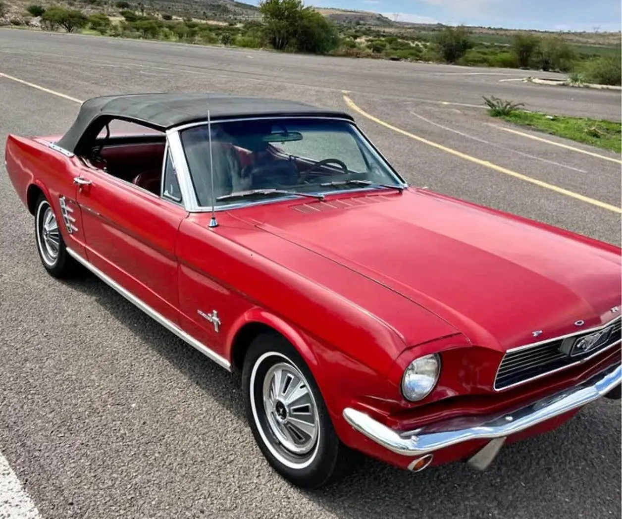 Ford Mustang 1966 en venta | Fotos: Ayo Botello, en Marketplace de Facebook.