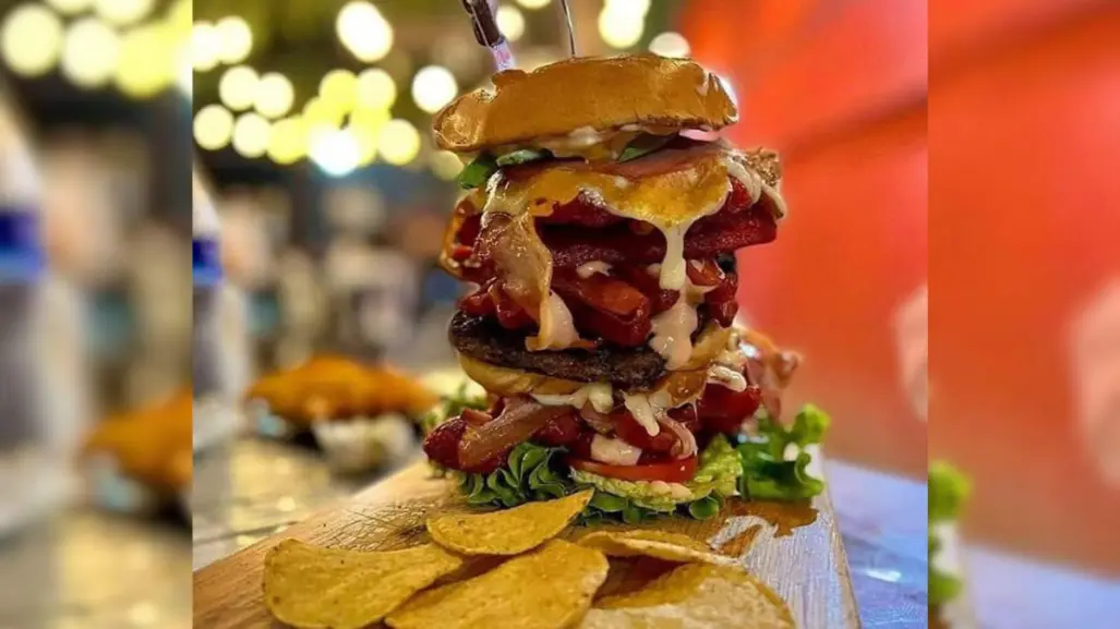 En este restaurante de Victoria puedes encontrar las hamburguesas más grandes