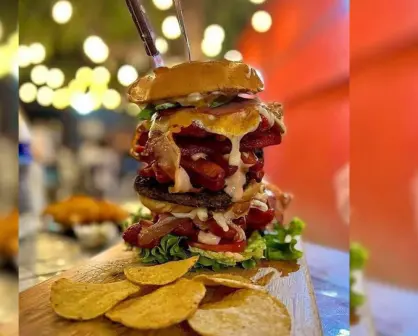 En este restaurante de Victoria puedes encontrar las hamburguesas más grandes