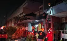 Explosión en negocio deja al menos 2 heridos y daños en Monterrey
