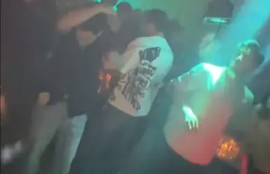 Jóvenes graban el instante en que cae techo de antro en Monterrey