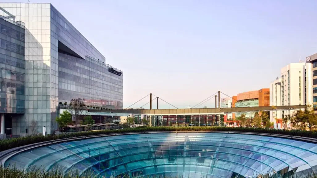 CDMX tiene la única plaza comercial subterránea de Latinoamérica y así se ve por dentro