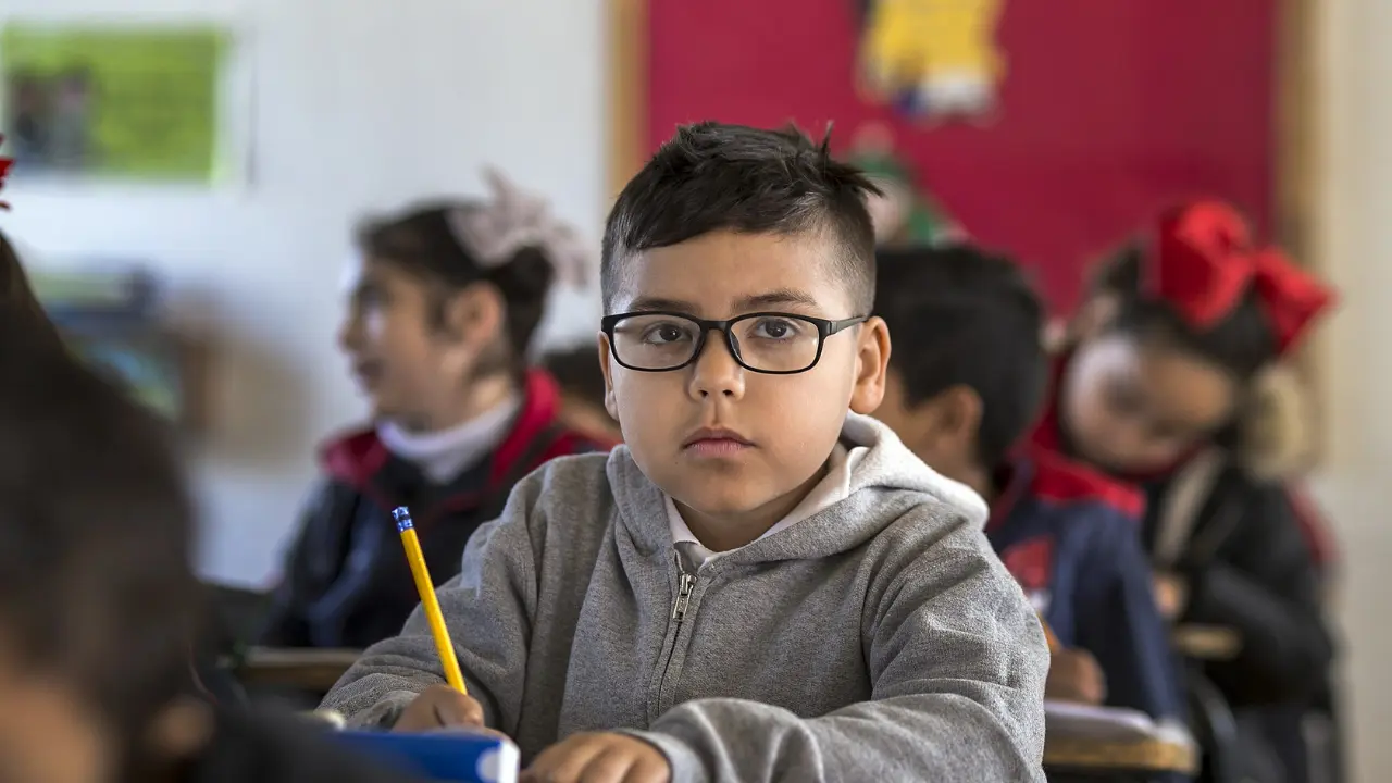 Todo está listo para el regreso a clases este lunes 1 de septiembre, señalan las autoridades educativas. Foto: Canva.
