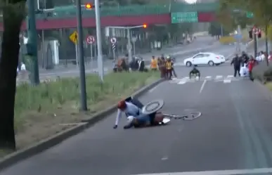 VIDEO | Maratón de la Ciudad de México: atletas en silla de ruedas sufren caída en baches