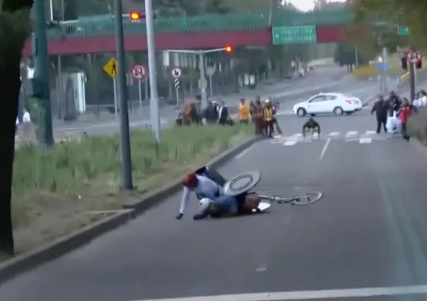 VIDEO | Maratón de la Ciudad de México: atletas en silla de ruedas sufren caída en baches