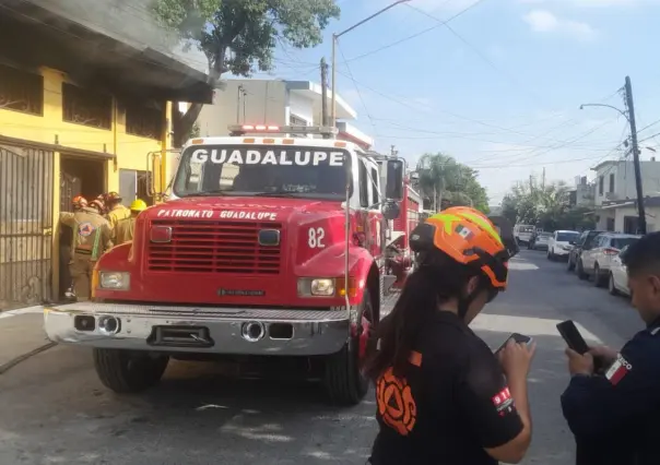 Se incendia panadería en Guadalupe; evacuan a familia sin lesionados