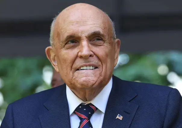 Exalcalde de Nueva York sufre grave accidente automovilístico en New Hampshire