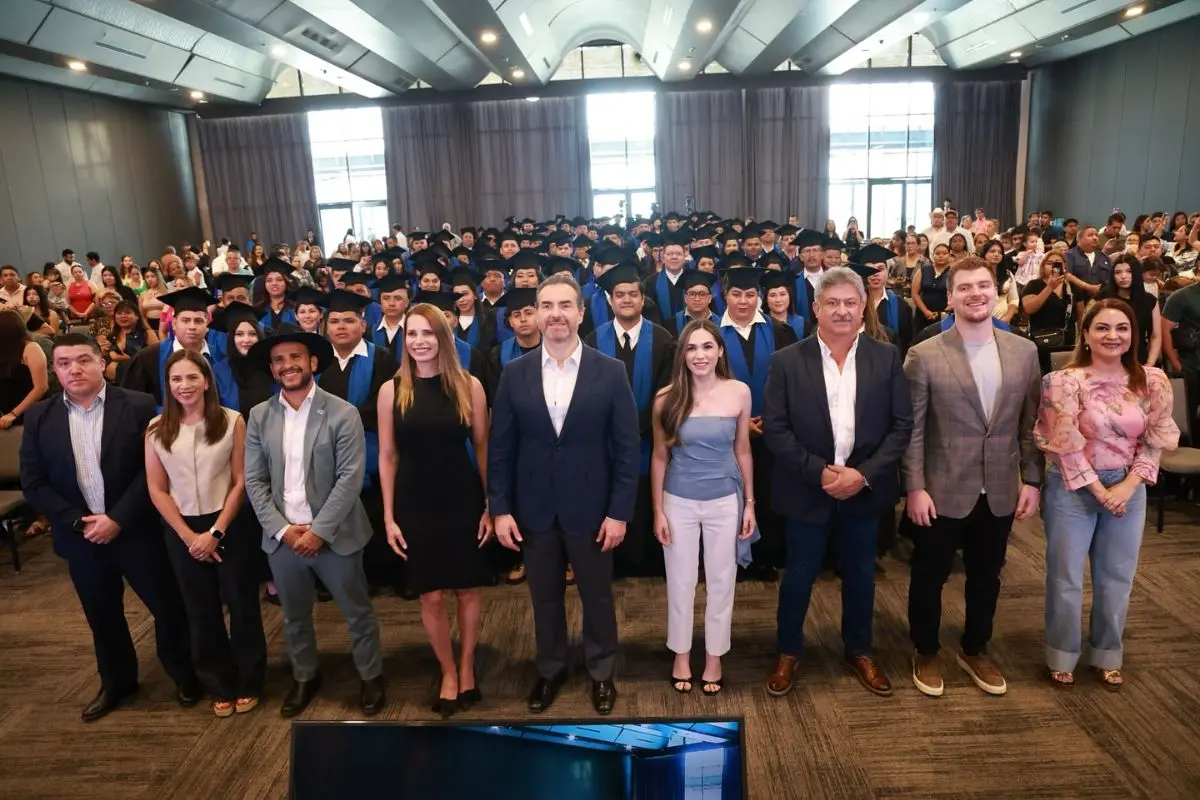 La graduación de la segunda generación de la Prepa Regia. Foto: Gobierno de Monterrey