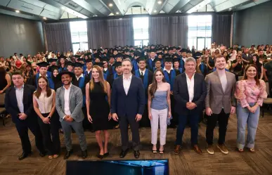 Graduación de la segunda generación de Prepa Regia en Monterrey