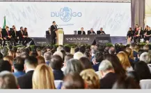 Toño Ochoa toma protesta como alcalde reelecto de Durango y estas personalidades lo acompañaron